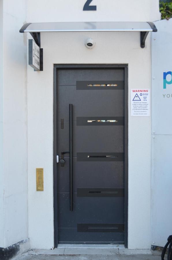 Lovely Studio Apartment With Access For Wheel-Chairs In Sydenham London Exterior foto