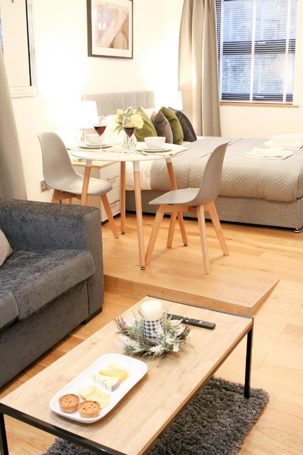 Lovely Studio Apartment With Access For Wheel-Chairs In Sydenham London Exterior foto