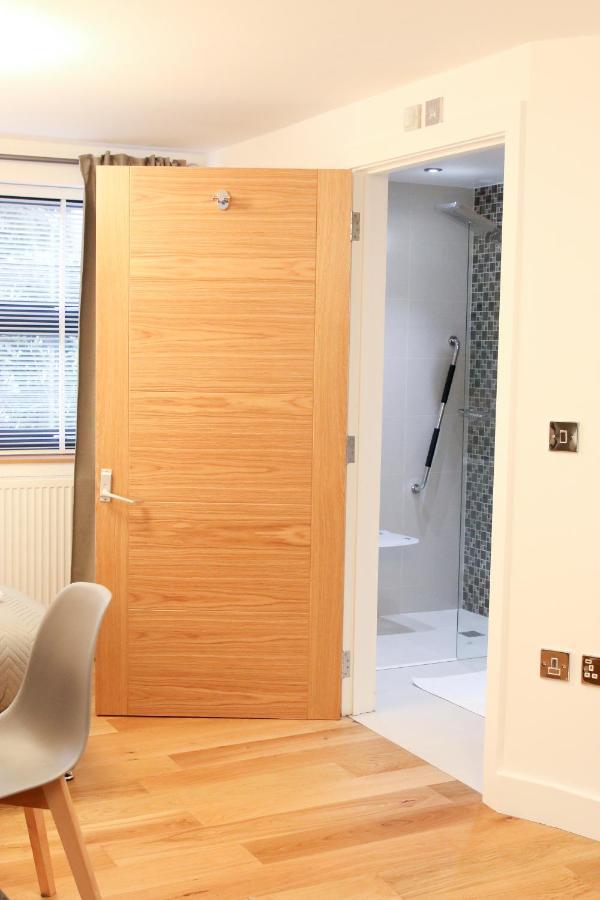 Lovely Studio Apartment With Access For Wheel-Chairs In Sydenham London Exterior foto