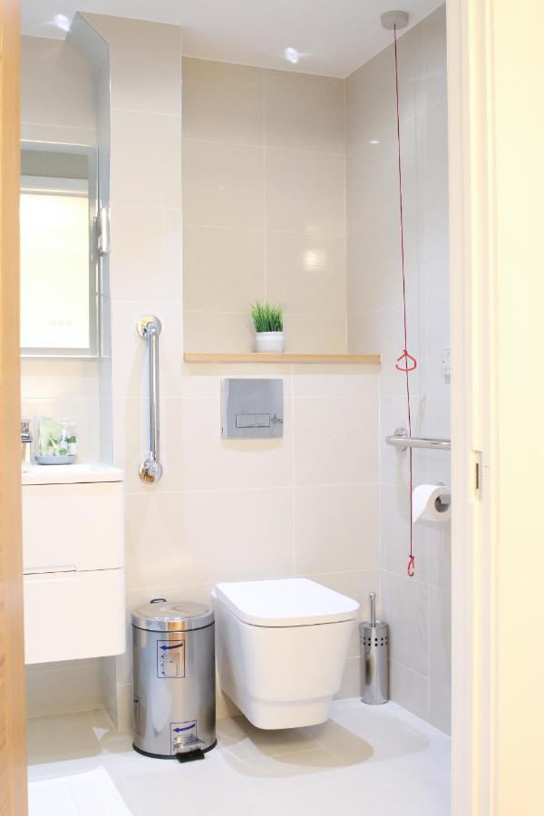 Lovely Studio Apartment With Access For Wheel-Chairs In Sydenham London Exterior foto